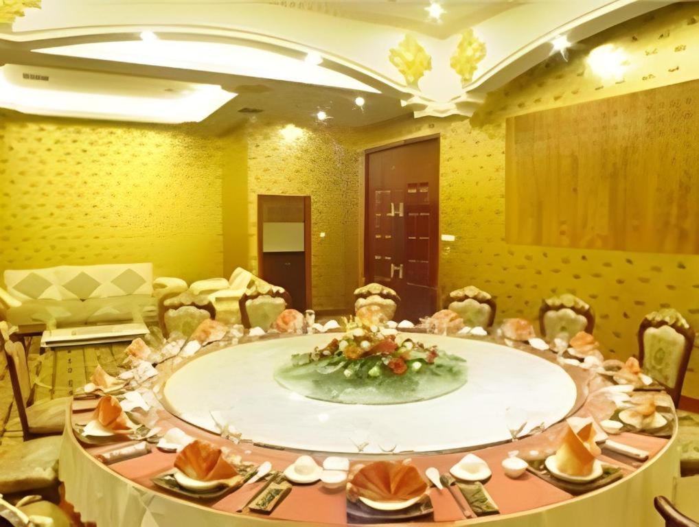 New Friendship Hotel Luoyang  Exterior foto